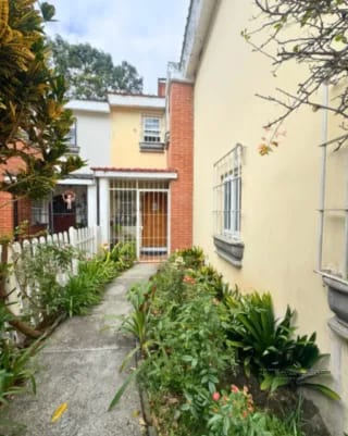 CASA EN VENTA EN ZONA 16 FRENTE AL COLEGIO SUIZO AMERICANO — Casa en Venta en Zona 16, Guatemala, Ciudad — miniatura 3 de 10