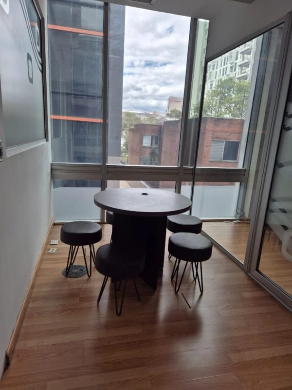 Oficina en renta Edificio Platina zona 10 — Oficina en Alquiler en Zona 10, Guatemala, Ciudad — foto 7 de 17