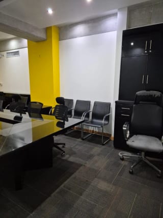Oficina en renta Edificio Platina zona 10 — Oficina en Alquiler en Zona 10, Guatemala, Ciudad — miniatura 3 de 17