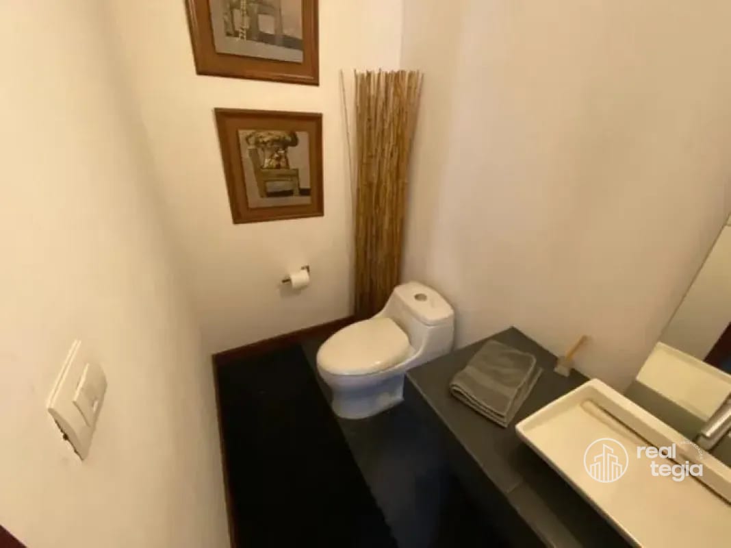 CASA EN ENCINOS DE CAYALA ZONA 16 — Casa en Venta en Zona 16, Guatemala, Ciudad — foto 10 de 14