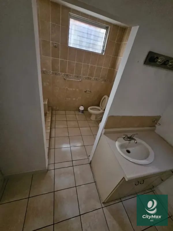 CASA EN VENTA – COLONIA EL MAESTRO, ZONA 15 — Casa en Venta en Colonia El Maestro, Zona 15, Guatemala, Ciudad — foto 2 de 9