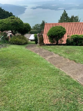 Casa amplia con jardines y vista espectacular en venta — Terreno en Venta en Villa Canales, Guatemala, Ciudad — miniatura 14 de 15