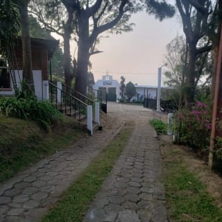 Casa amplia con jardines y vista espectacular en venta — Terreno en Venta en Villa Canales, Guatemala, Ciudad — miniatura 10 de 15