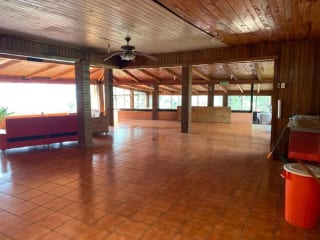 Casa amplia con jardines y vista espectacular en venta — Terreno en Venta en Villa Canales, Guatemala, Ciudad — miniatura 9 de 15