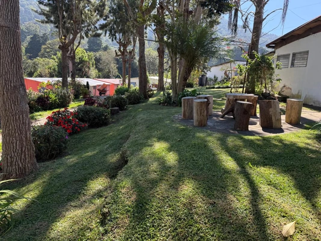 Casa amplia con jardines y vista espectacular en venta — Terreno en Venta en Villa Canales, Guatemala, Ciudad — foto 6 de 15