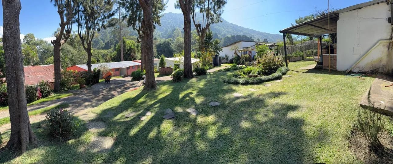 Casa amplia con jardines y vista espectacular en venta — Terreno en Venta en Villa Canales, Guatemala, Ciudad — foto 5 de 15