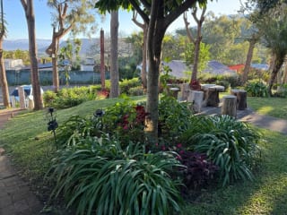 Casa amplia con jardines y vista espectacular en venta — Terreno en Venta en Villa Canales, Guatemala, Ciudad — miniatura 3 de 15