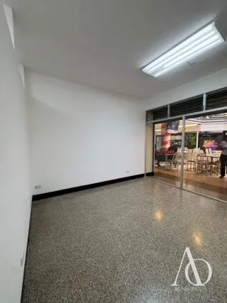 Locales en Alquiler Centro Comercial Real del Parque, zona 1 / EN DIRECTO — Local en Alquiler en Zona 1, Guatemala, Ciudad — miniatura 4 de 14