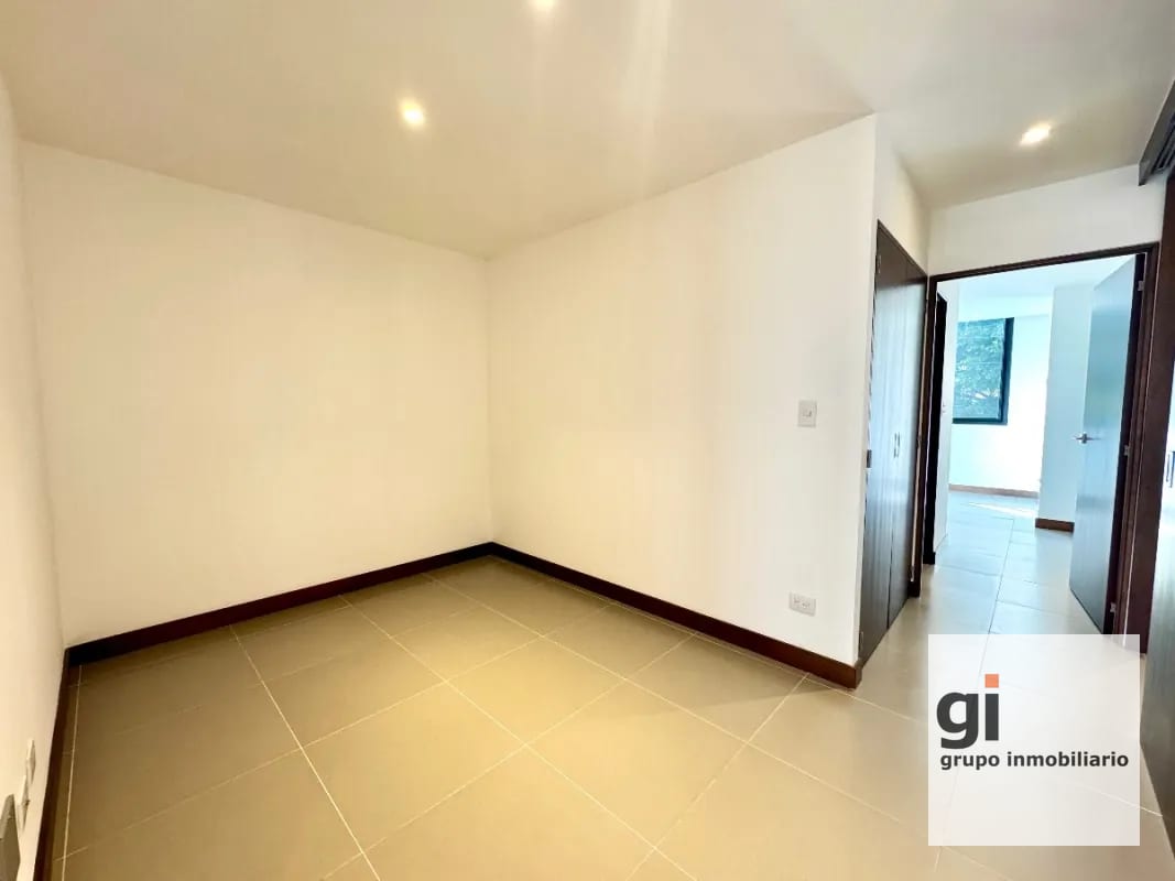 Apartamento de 3 dormitorios + cuarto de servicio en venta en zona 13 — Apartamento en Venta en Zona 13, Guatemala, Ciudad — foto 10 de 12