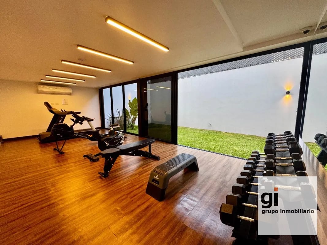 Apartamento de 3 dormitorios + cuarto de servicio en venta en zona 13 — Apartamento en Venta en Zona 13, Guatemala, Ciudad — foto 2 de 12