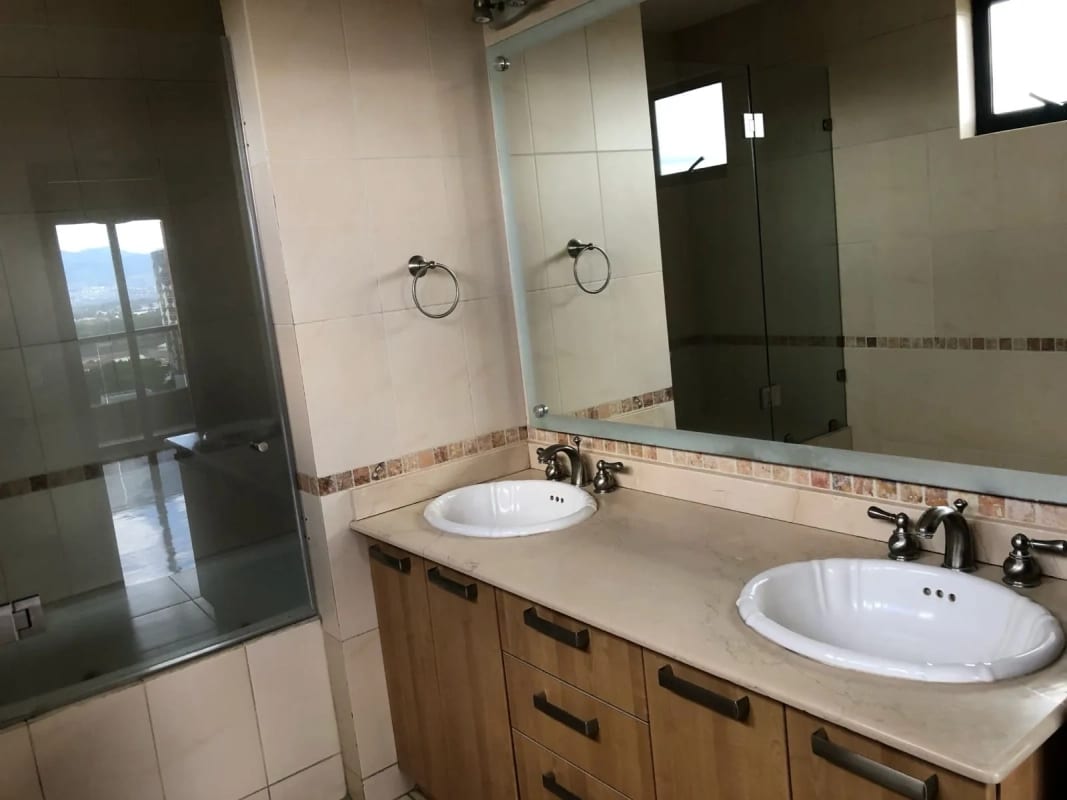 Alquiler de Apartamento San Angel Zona 14 — Apartamento en Alquiler en Zona 14, Guatemala, Ciudad — foto 13 de 15