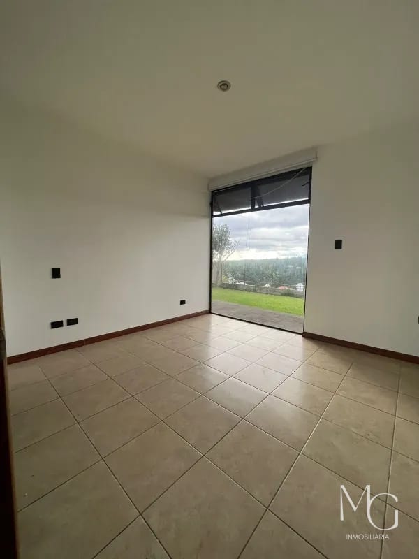 SE VENDE CASA CAES km 20.5 LA FORESTA — Casa en Venta en La Foresta, Carretera a El Salvador, Guatemala, Ciudad — foto 9 de 12