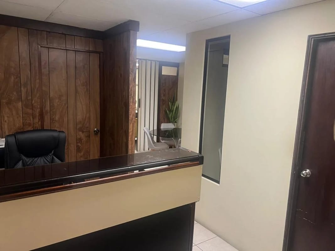 Se renta oficina en Torre Profesional, Z4, Q1,750 — Oficina en Alquiler en Gran Centro Comercial Zona 4, Zona 4, Guatemala, Ciudad — foto 4 de 6