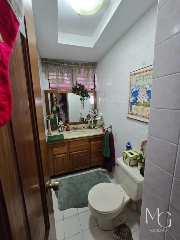 APARTAMENTO EN VENTA EN VÍA MARIS ZONA 10 — Apartamento en Venta en Zona 10, Guatemala, Ciudad — foto 2 de 10