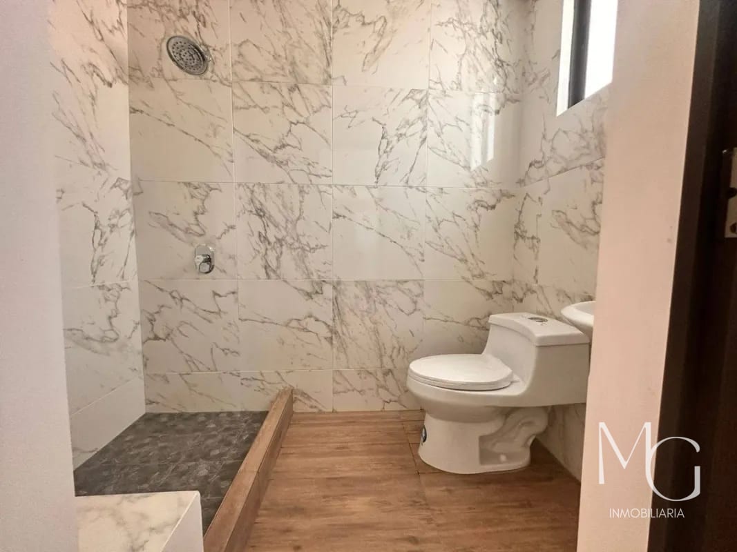 Townhouse en venta en Ciudad San Cristóbal — Casa en Venta en all, Guatemala, Ciudad — foto 2 de 13