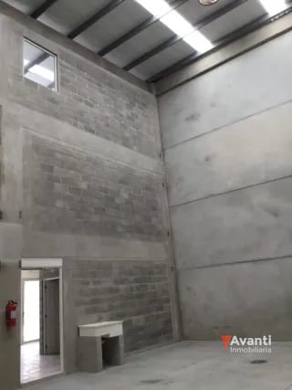 VENDO BODEGA ZONA 4 MIXCO, DENTRO DE COMPLEJO — Bodega / Ofibodega en Venta en Zona 4 Mixco, Guatemala, Ciudad — miniatura 8 de 15