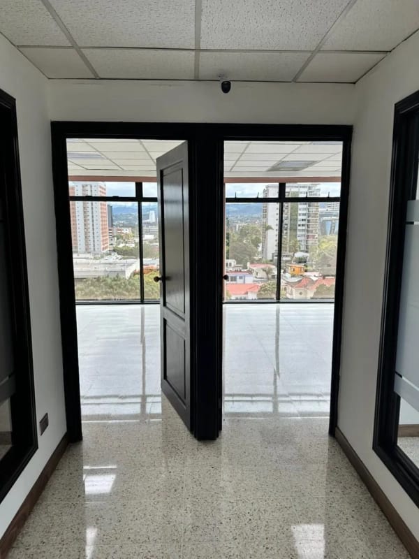 ALQUILER OFICINA ARISTOS REFORMA, ZONA 9 — Oficina en Alquiler en Aristos Reforma, Zona 9, Guatemala, Ciudad — foto 8 de 11