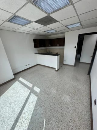 ALQUILER OFICINA ARISTOS REFORMA, ZONA 9 — Oficina en Alquiler en Aristos Reforma, Zona 9, Guatemala, Ciudad — miniatura 6 de 11