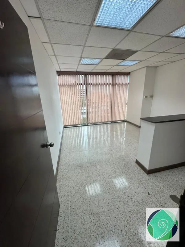 ALQUILER OFICINA ARISTOS REFORMA, ZONA 9 — Oficina en Alquiler en Aristos Reforma, Zona 9, Guatemala, Ciudad — foto 2 de 11