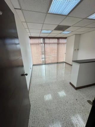 ALQUILER OFICINA ARISTOS REFORMA, ZONA 9 — Oficina en Alquiler en Aristos Reforma, Zona 9, Guatemala, Ciudad — miniatura 2 de 11