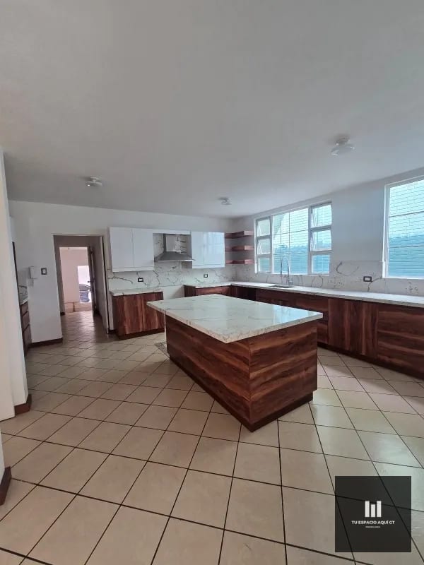Oportunidad en Vista Hermosa 3, Hermosa Casa con amplio Jardín — Casa en Alquiler en Vista Hermosa III, Zona 15, Guatemala, Ciudad — foto 10 de 12