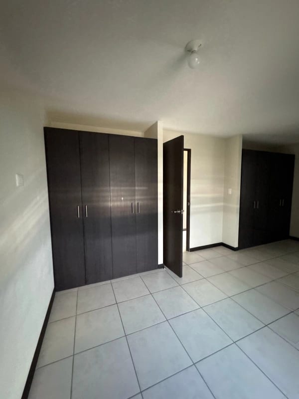 VENTA DE APARTAMENTO EN CONDADO NARANJO/ALEGRIA/Z.4 MIXCO — Apartamento en Venta en Condado Naranjo, Zona 4 Mixco, Guatemala, Ciudad — foto 5 de 16