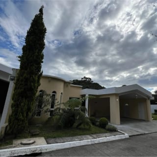 Venta de Casa de 1 Nivel en Km 20.5 Carr. Fraijanes | Marías del Sol — Casa en Venta en Marias del Sol, Carretera a El Salvador, Guatemala, Ciudad — miniatura 1 de 17