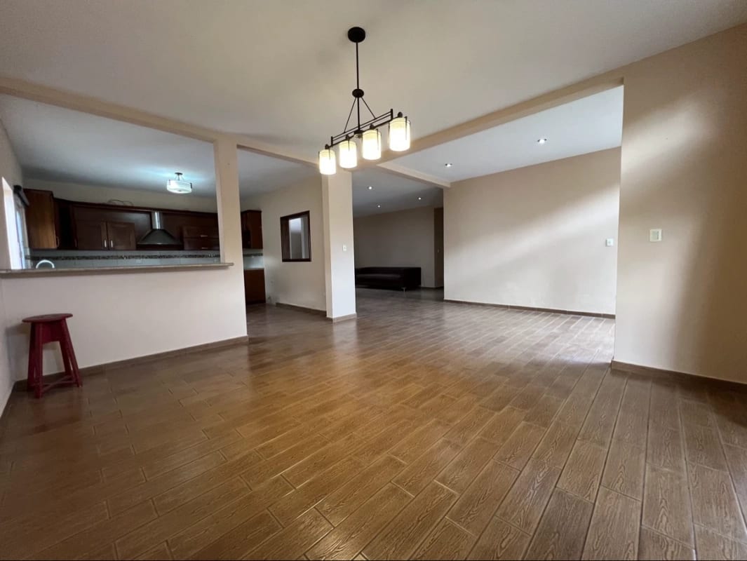 Venta de Casa de 1 Nivel en Km 20.5 Carr. Fraijanes | Marías del Sol — Casa en Venta en Marias del Sol, Carretera a El Salvador, Guatemala, Ciudad — foto 15 de 17