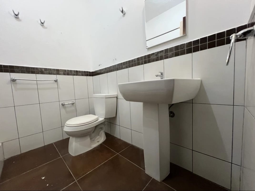 Venta de Casa de 1 Nivel en Km 20.5 Carr. Fraijanes | Marías del Sol — Casa en Venta en Marias del Sol, Carretera a El Salvador, Guatemala, Ciudad — foto 8 de 17