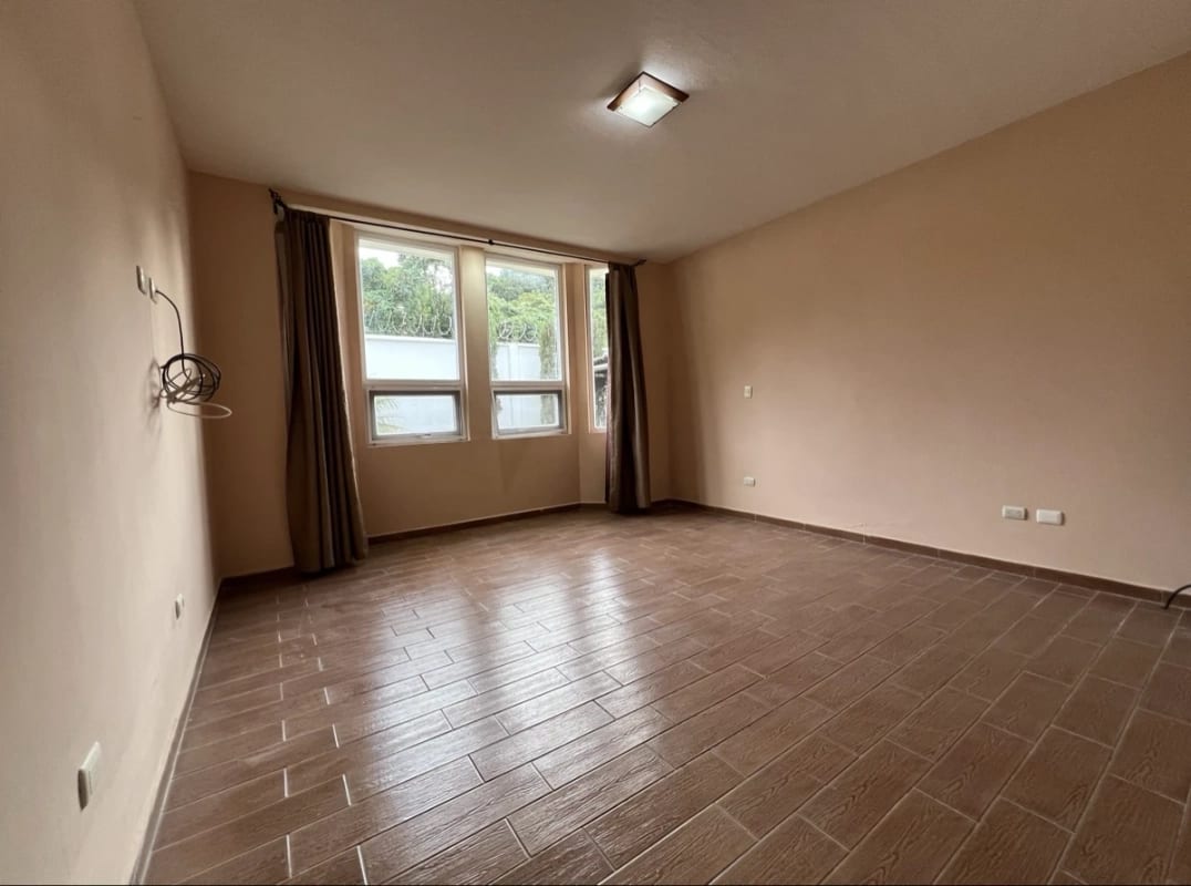 Venta de Casa de 1 Nivel en Km 20.5 Carr. Fraijanes | Marías del Sol — Casa en Venta en Marias del Sol, Carretera a El Salvador, Guatemala, Ciudad — foto 5 de 17