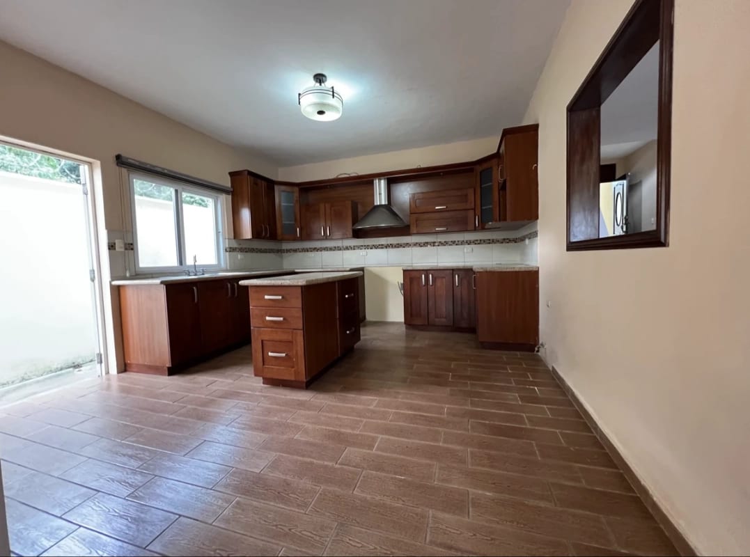 Venta de Casa de 1 Nivel en Km 20.5 Carr. Fraijanes | Marías del Sol — Casa en Venta en Marias del Sol, Carretera a El Salvador, Guatemala, Ciudad — foto 2 de 17