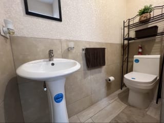 Venta de casa Amueblada y Equipada en Hacienda Las Mercedes I — Casa en Venta en San José Pinula, Guatemala, Ciudad — miniatura 2 de 15