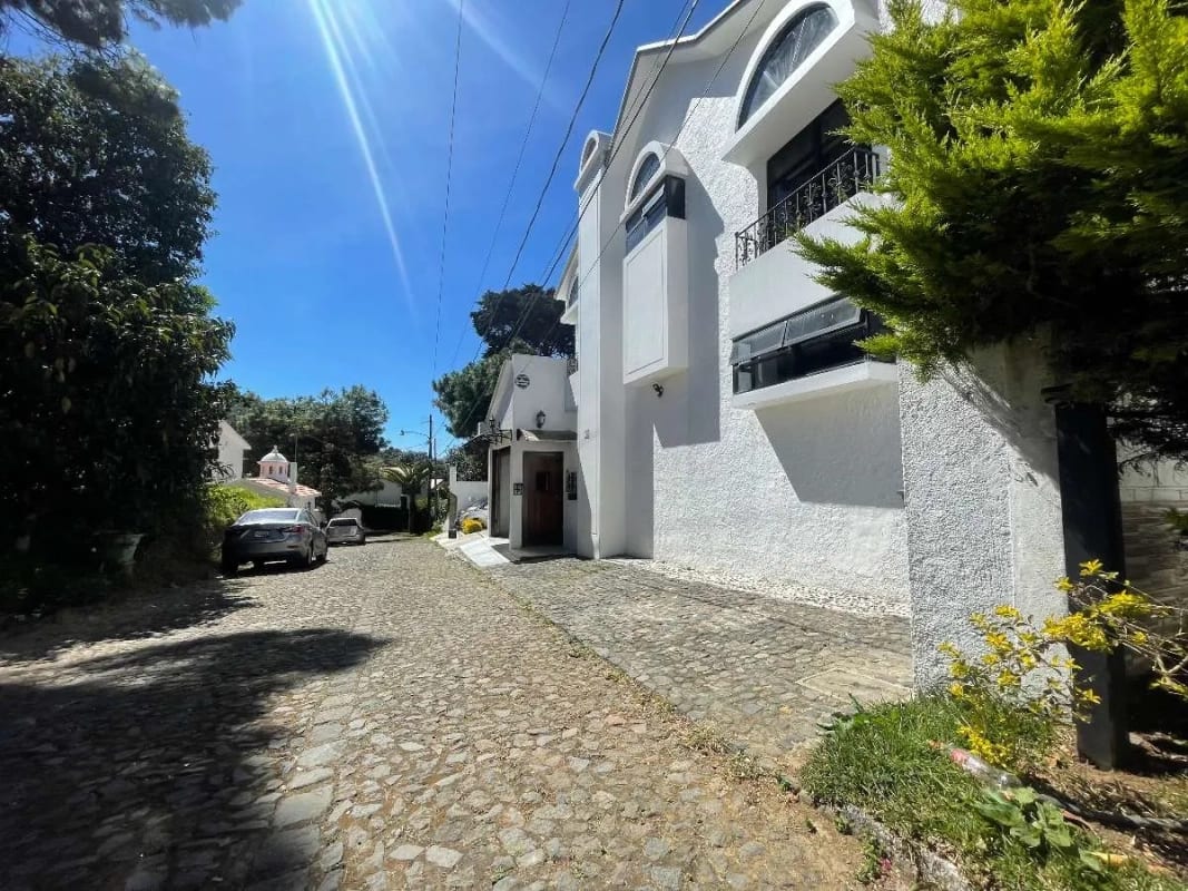 VENDO CASA EN SAN LUCAS. KM 26.5 CARRETERA ITERAMERICANA. RESIDENCIAL ANDALUCIA. 4 DORMITORIOS — Casa en Venta en San Lucas Sacatepéquez, Sacatepéquez — foto 16 de 17