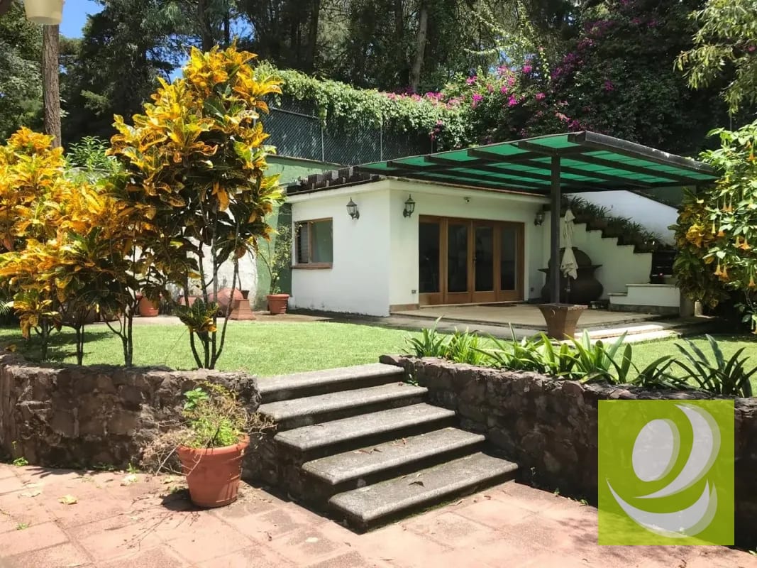 Casa en amplio terreno fuera de garita en zona 16 — Casa en Venta en Zona 16, Guatemala, Ciudad — foto 5 de 8