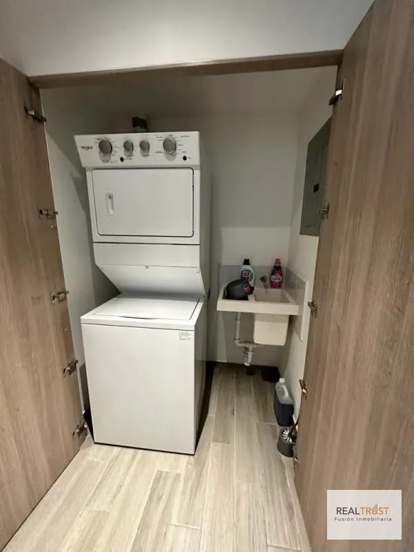 Apartamento amueblado zona 10 — Apartamento en Alquiler en Parque 10, Zona 10, Guatemala, Ciudad — foto 5 de 17