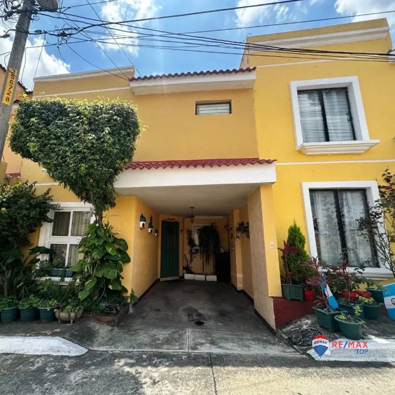 CASA EN COND. SANTA BARBARA, SAN CRISTÓBAL — Casa en Venta en Zona 8 Mixco, Guatemala, Ciudad — foto 1 de 10