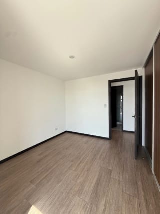 SUPER PRECIO, APARTAMENTO EN VENTA ZONA 10. — Apartamento en Venta en Zona 10, Guatemala, Ciudad — miniatura 4 de 6