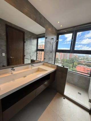 Apartamento en renta y venta en zona 10 — Apartamento en Alquiler en Santa Sofía 7AV, Zona 10, Guatemala, Ciudad — miniatura 6 de 14