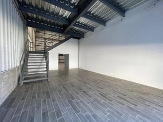 OFIBODEGA RENTA KM 13 CAES, 335 MTS2. (107 de MEZZANINE) 2 BAÑOS ~ 4 PARQUEOS $4,100 — Bodega / Ofibodega en Alquiler en Carretera a El Salvador, Guatemala, Ciudad — miniatura 2 de 5