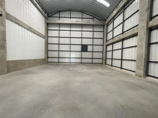 OFIBODEGA RENTA KM 13 CAES, 335 MTS2. (107 de MEZZANINE) 2 BAÑOS ~ 4 PARQUEOS $4,100 — Bodega / Ofibodega en Alquiler en Carretera a El Salvador, Guatemala, Ciudad — miniatura 3 de 5