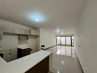 Casa en Venta Hacienda Real Zona 16 - 3 Habitaciones — Casa en Venta en Hacienda Real, Zona 16, Guatemala, Ciudad — miniatura 1 de 13