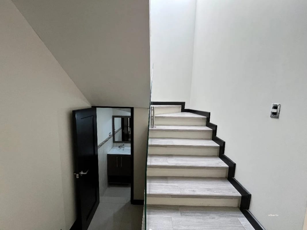 Casa en Venta Hacienda Real Zona 16 - 3 Habitaciones — Casa en Venta en Hacienda Real, Zona 16, Guatemala, Ciudad — foto 7 de 13