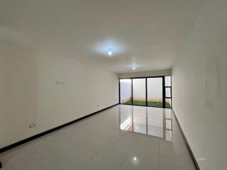 Casa en Venta Hacienda Real Zona 16 - 3 Habitaciones — Casa en Venta en Hacienda Real, Zona 16, Guatemala, Ciudad — miniatura 3 de 13
