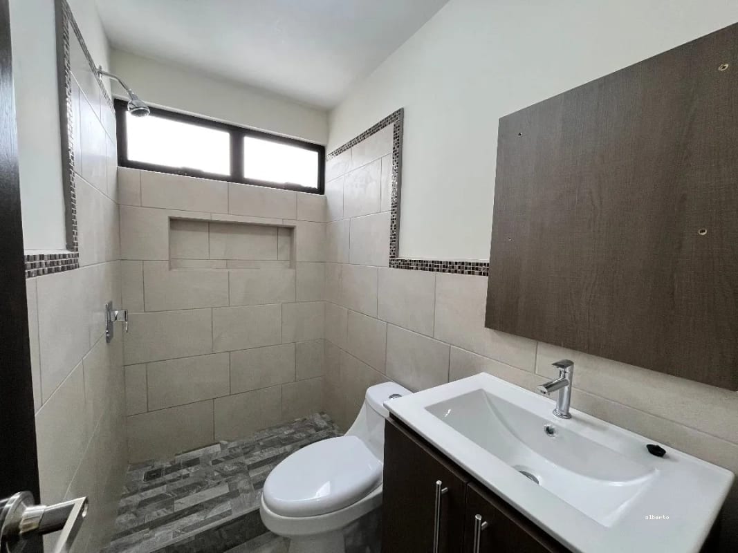 Casa en Venta  Hacienda Real Zona 16 - 4 Habitaciones — Casa en Venta en Hacienda Real, Zona 16, Guatemala, Ciudad — foto 11 de 11