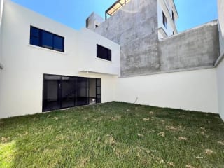 Casa en Venta  Hacienda Real Zona 16 - 4 Habitaciones — Casa en Venta en Hacienda Real, Zona 16, Guatemala, Ciudad — miniatura 4 de 11
