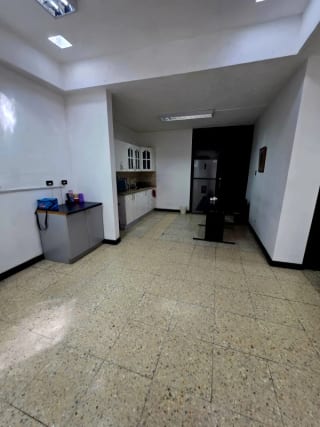 OFICINA EN RENTA ZONA 13, CIUDAD CAPITAL — Oficina en Alquiler en Zona 13, Guatemala, Ciudad — miniatura 9 de 15