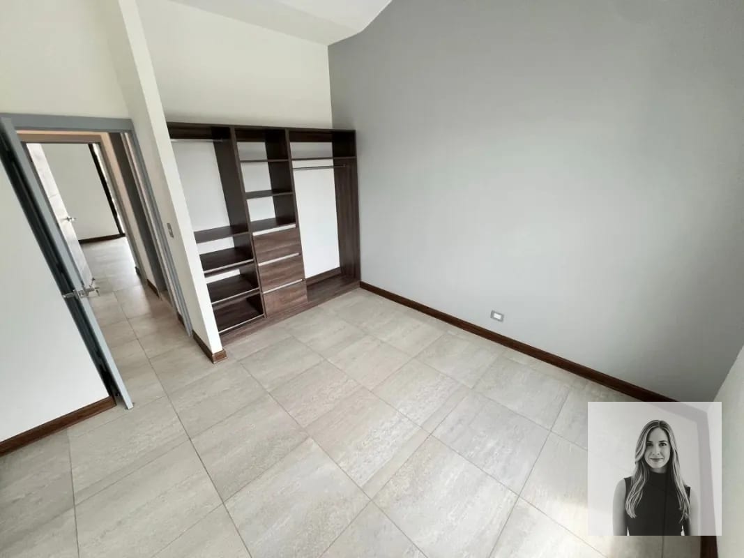 VENTA CASA CON APTO/ CARR. SJP/ LOS MANANTIALES — Casa en Venta en Carretera a El Salvador, Guatemala, Ciudad — foto 2 de 13