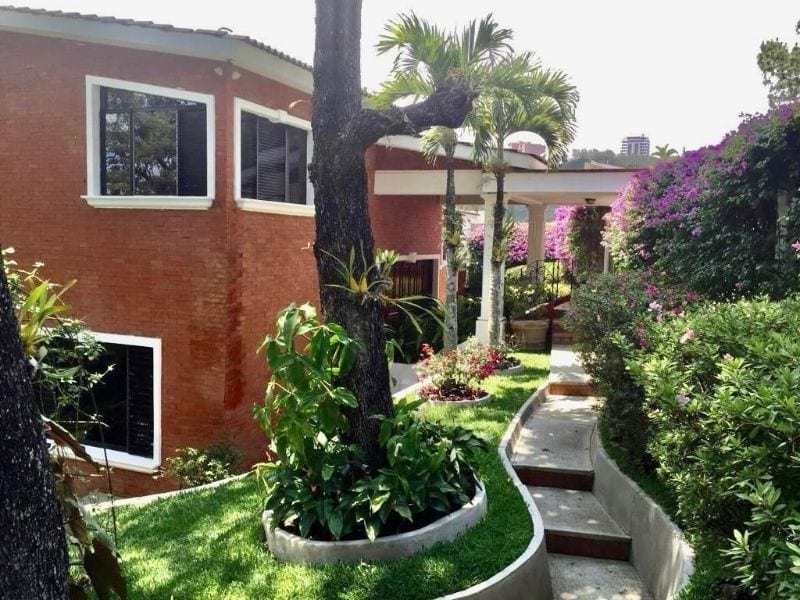Casa en Venta Tipo Colonial Elgin II Zona 13 — Casa en Venta en Elgin, Zona 13, Guatemala, Ciudad — foto 3 de 15