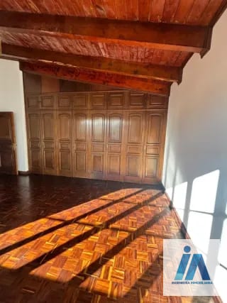 CASA EN VENTA - 📍Residenciales Mallorca, zona 14 _Una residencia única con acabados de caoba y amplio jardín_ — Casa en Venta en Zona 14, Guatemala, Ciudad — miniatura 4 de 16
