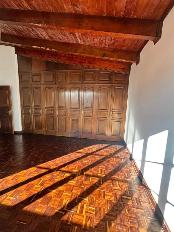 CASA EN VENTA - AMPLIO JARDÍN -  MALLORCA LA VILLA ZONA 14 — Casa en Venta en Zona 14, Guatemala, Ciudad — foto 9 de 16